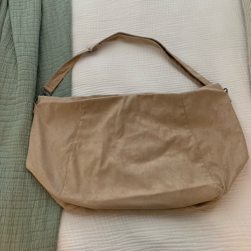 Summer and Rose Mojave sling bag